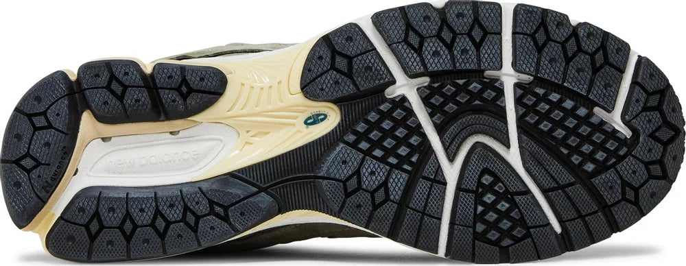 New Balance 2002R – Mirage Gray