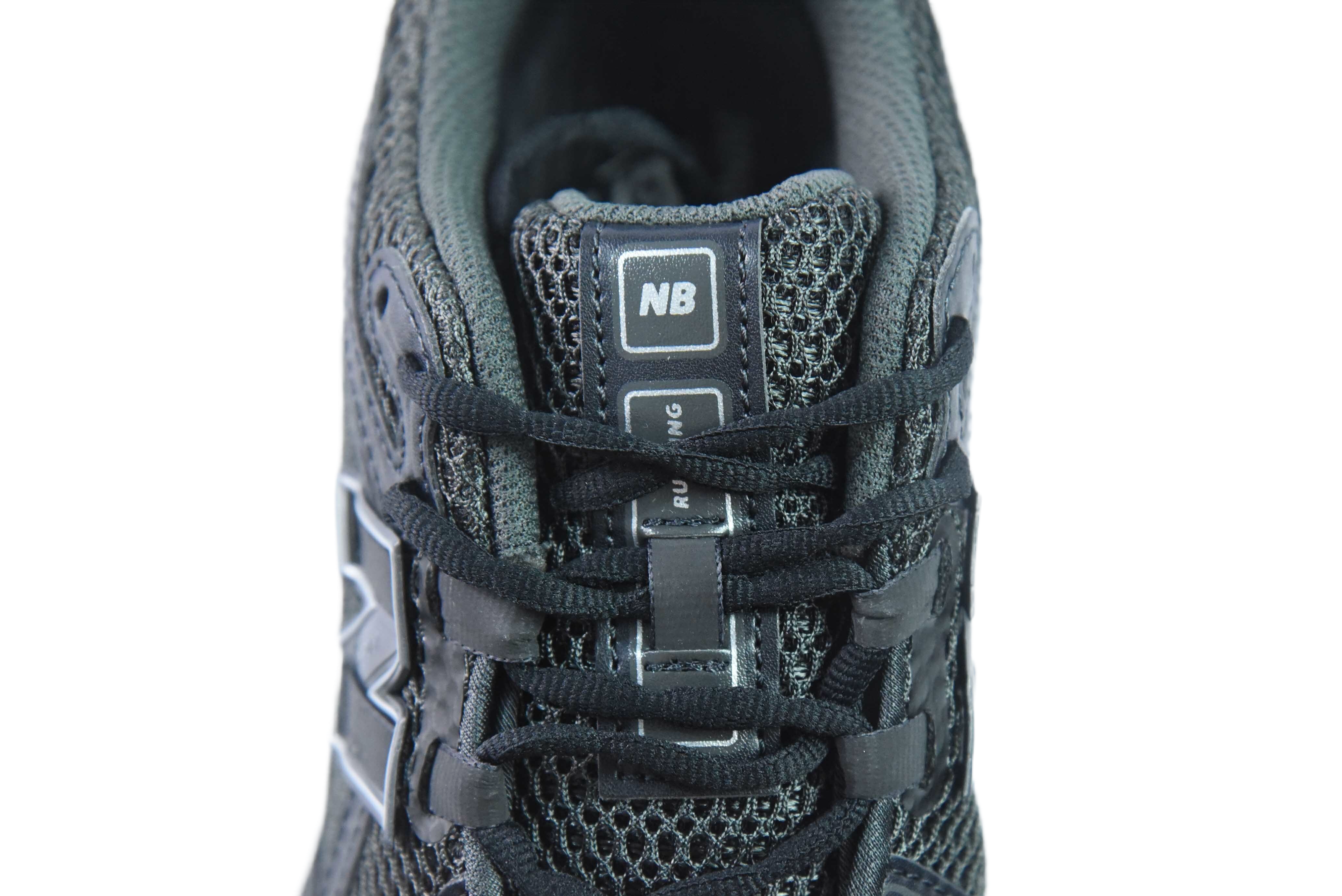New Balance 1906R Dark